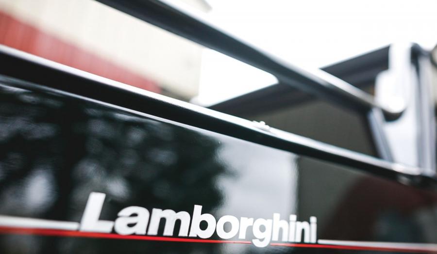 Детали экстерьера Lamborghini LM002 1990 года  (NA) (фото 50 из 55)